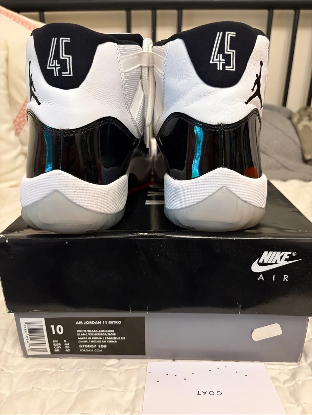 Jordan 11 Concord Retro Size 10 excellent condition